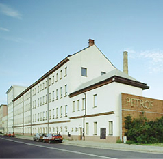 ペトロフ工場